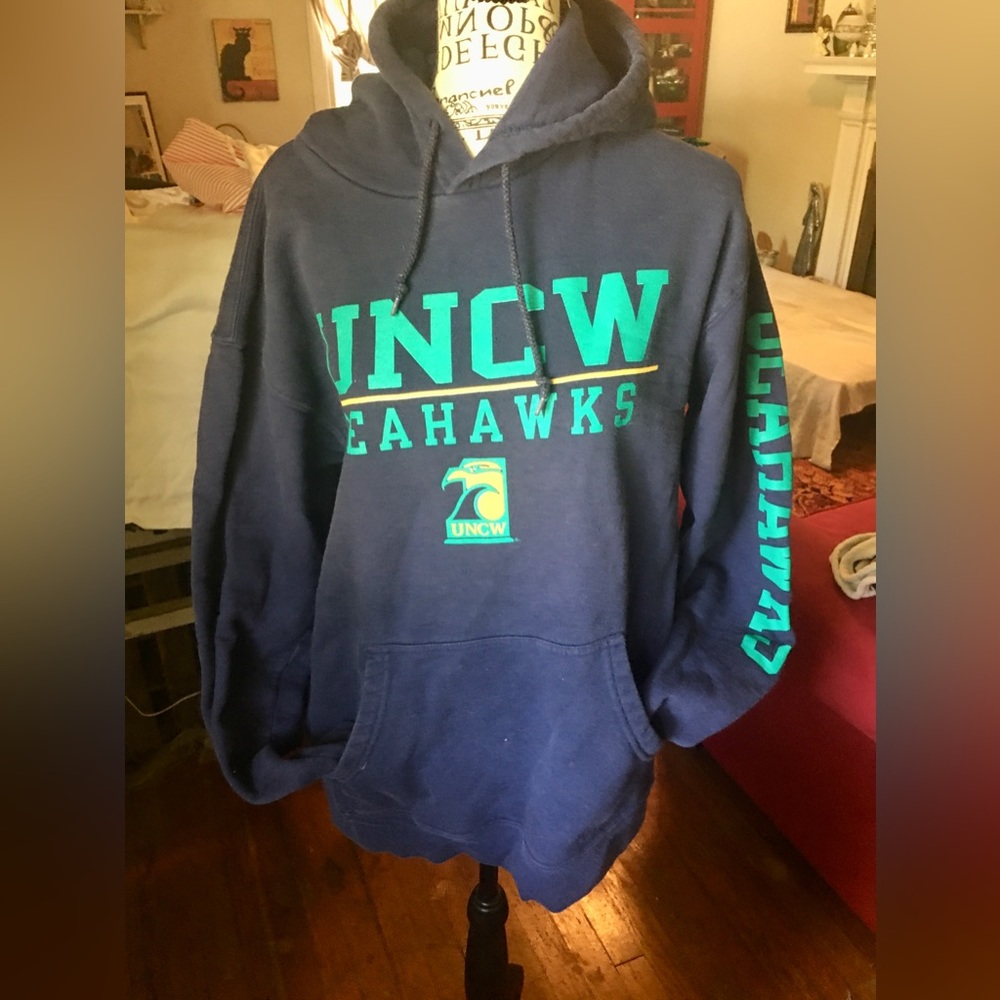 Fanatics Navy and Teal UNCW Seahawks Hoodie